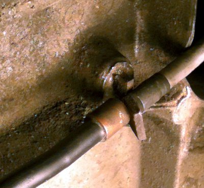 Bremszughalter unter dem Trittbrett