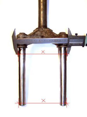 Vorderradgabel Innenrohre parallel.JPG
