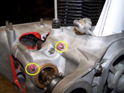 Gehäusemuttern undicht kompr.JPG