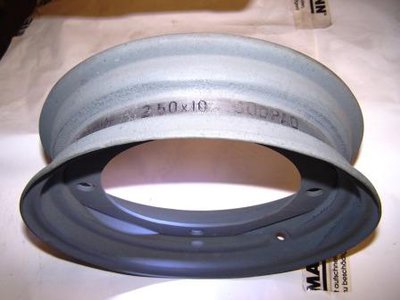 Größenbezeichnung in der Tiefbettfelge des <br />Heinkel Tourist 103 A-1/A-2