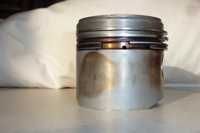 Kolben 64_5  klein.jpg