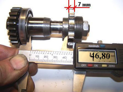 Antriebswelle mit Ritzel  102 A-1.jpg