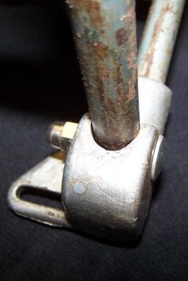 Scharnier Gepäckträger 2.JPG