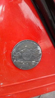 Interessante Plakette