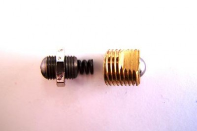 Messing-Gewindeeinsatz M10x1,0/M7x0,75 mit Kugel, Feder und Hohlschraube
