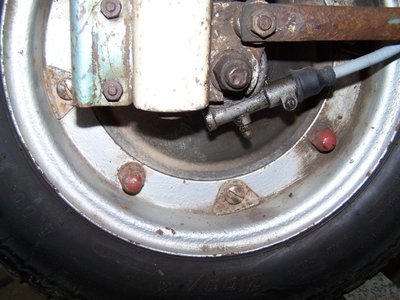 Stützbleche am Vorderrad2.JPG