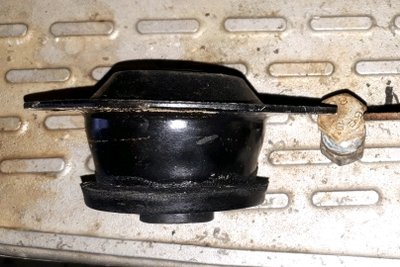 Motorlager velorex350.jpg