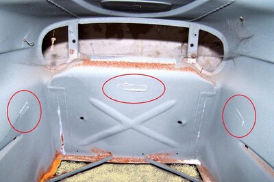 Schmutzblech KK 103A2 fehlt.JPG