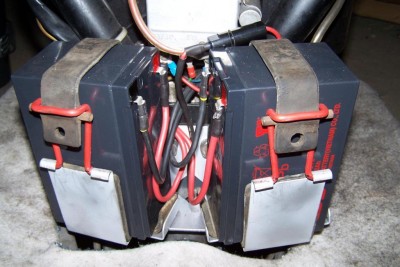 12V Gel-Akkus in Halter .JPG