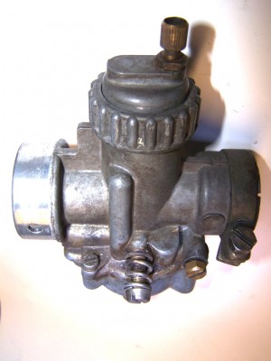 Vergaser 1-22-197 R.JPG