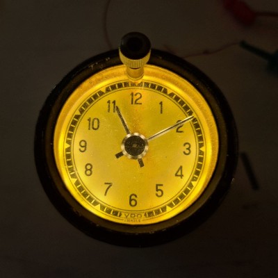 Uhr gechlossen. SMD-LED auf 80%