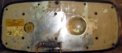 Aufkleber unter der Sitzbank 103-A1