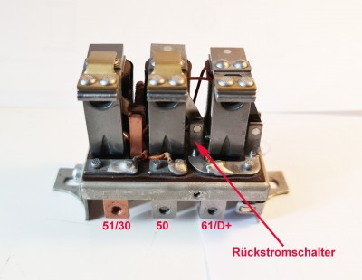 Rückstromschalter.jpg (678.64 KiB) 5842 mal betrachtet Bild 1: SIBA-Regler, offen