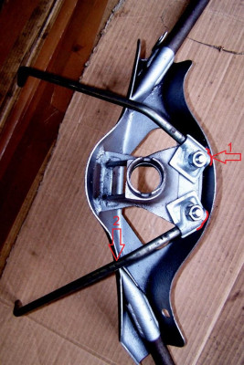 Klemmschelle neu v. unten montiert.JPG